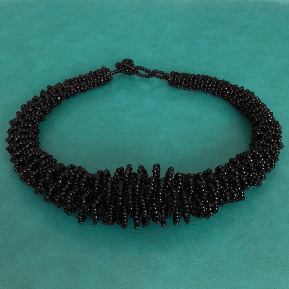 Mod chunky beaded statement choker